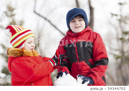 Winter active games 34344702
