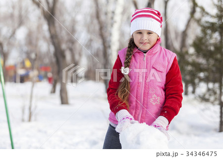Winter activity 34346475