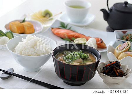 和食の朝食 34348484