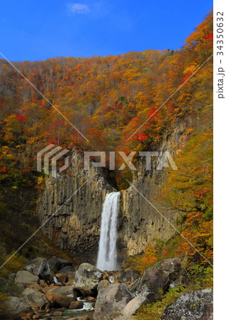 紅葉の苗名滝 34350632