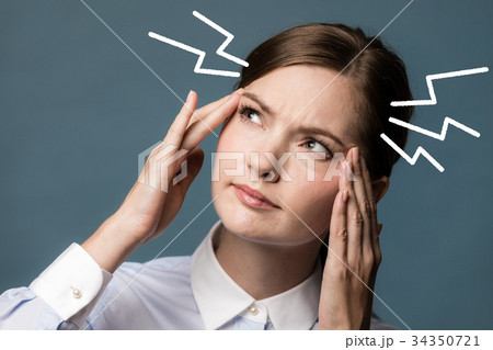 頭痛の女性 34350721