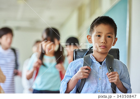 小学校 登校 廊下 34350847