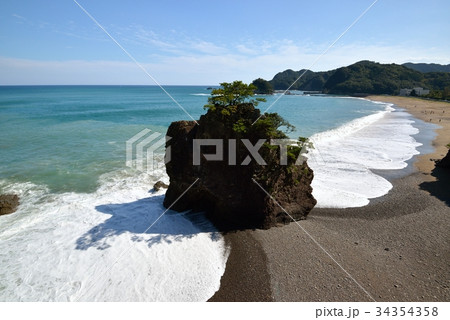 台風の余波で白波の立つ大浜海岸 美波町 台風の余波で白波の立つ大浜海岸 美波町 34354358