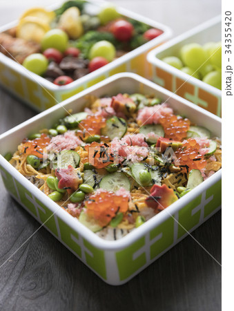 イクラのちらし寿司弁当 34355420