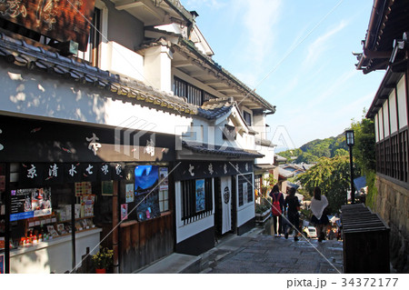 Sannenzaka and Ninenzaka, Kyoto, Japan.. 34372177