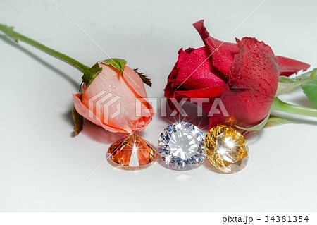 light pendant shine on the colorful gemstones. 34381354