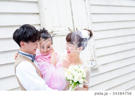 パパママ婚、ファミリーウェディング、ウェディングイメージ、風船、子連れ パパママ婚、ファミリーウェディング、ウェディングイメージ、風船、子連れ 34384756