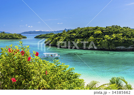 石垣島の川平湾のサンゴ礁の海 34385662