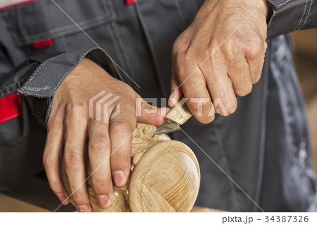 Carpenter at work 34387326
