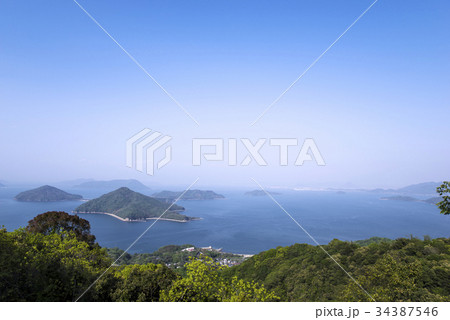 香川・紫雲出山山頂から見た瀬戸内の島々 香川・紫雲出山山頂から見た瀬戸内の島々 34387546