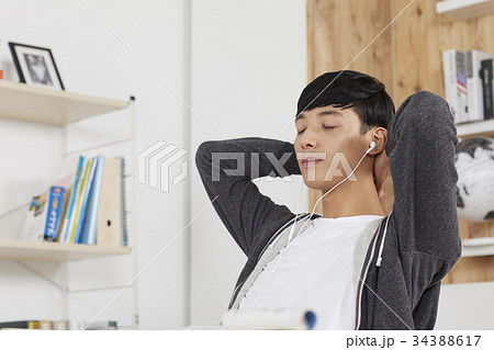 10代 男 男性 34388617