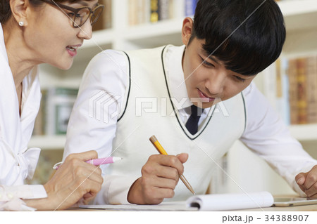 10代 教師 先生 34388907