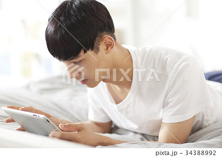 男子 ベッド 寝台 34388992