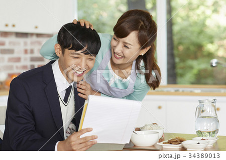 10代 感情 心配 34389013