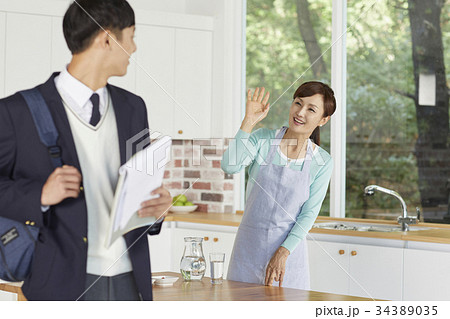 10代 感情 東洋人 34389035