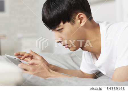 10代 男子 人 34389168
