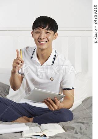 10代 感情 男 34389210