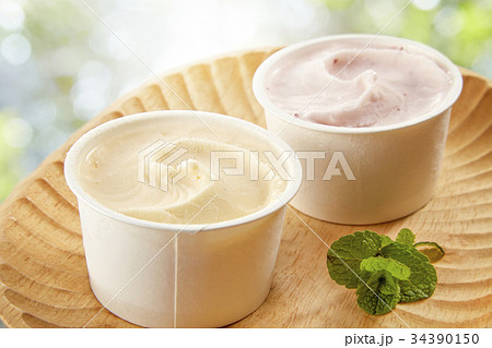 アイスクリーム（バニラ、ストロベリー） 34390150