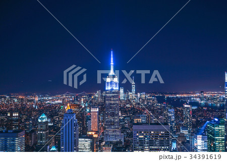 ロックフェラーセンター展望台から見えるエンパイヤステートビル(夜景)1 ロックフェラーセンター展望台から見えるエンパイヤステートビル(夜景)1 34391619