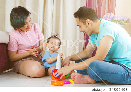 Asian family Asian family 34392493