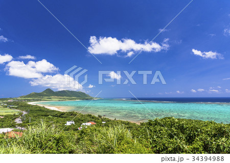 石垣島の玉取崎展望台よりサンゴ礁の海 34394988