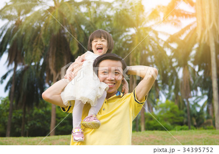 father and daughter father and daughter 34395752