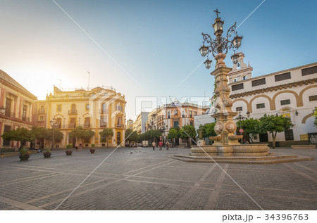 Plaza Virgen de los Reyes at Seville,Spain 34396763