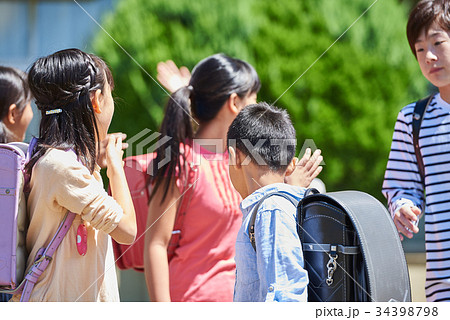 小学校 グラウンド 下校 34398798