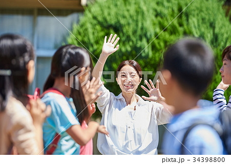 小学校 グラウンド 下校 小学校 グラウンド 下校 34398800