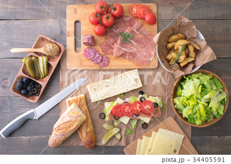 cooking italian sandwich 34405591
