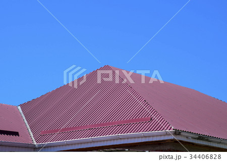 The roof of corrugated sheet 34406828