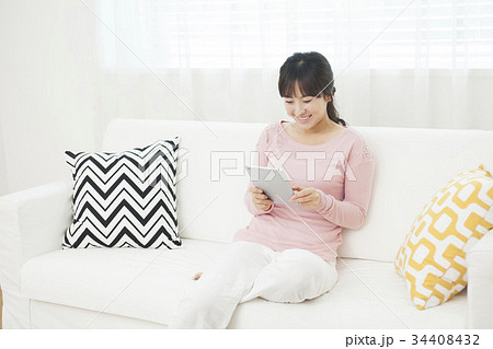 笑顔 微笑 微笑み 34408432