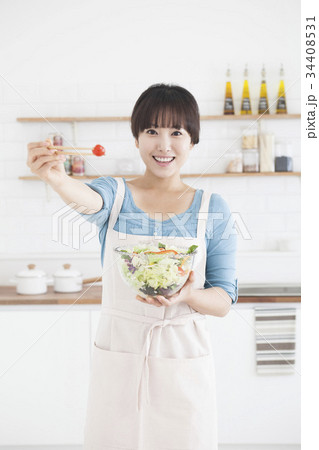 笑顔 微笑 微笑み 34408531