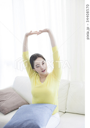 若い女性 表情 韓国 34408570