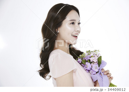 花束 笑顔 微笑 34409012