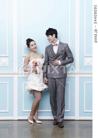 ロマンチック ブーケ 新婚夫婦 34409095