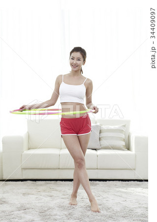 若い女性 楽しみ 楽しさ 34409097