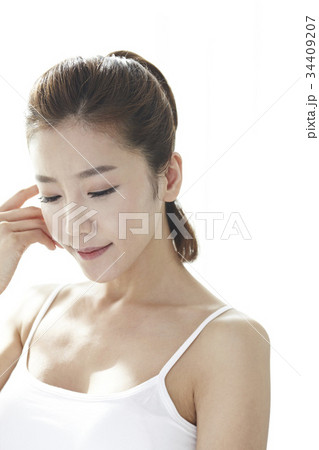 見下ろす 見おろす 笑顔 34409207