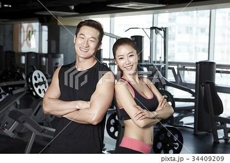 自信を持って 自信 腕組み 34409209