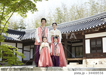 家族 ファミリー 伝統的な衣装 34409556