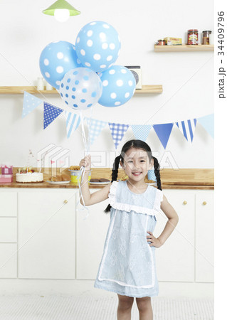 二つ結び ツインテール 誕生日パーティー 34409796