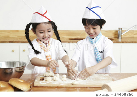 生地 パン 子供 34409860