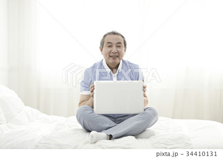 ノートパソコン ノートブック 笑い 34410131