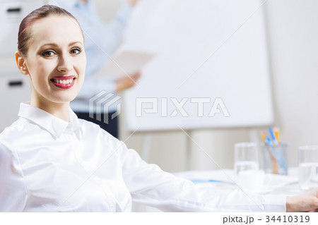 Working in partnership 34410319