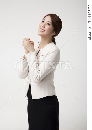 ビジネスウーマン 手集める 手合わせ 34410379