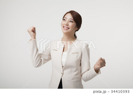 ビジネスウーマン 新入社員 若い女性 34410393