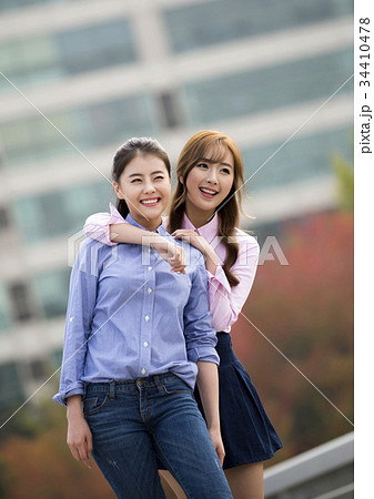 若い女性だけ 若い女同士 友達 34410478