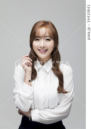 長い髪 ロングヘア 上半身 34410641