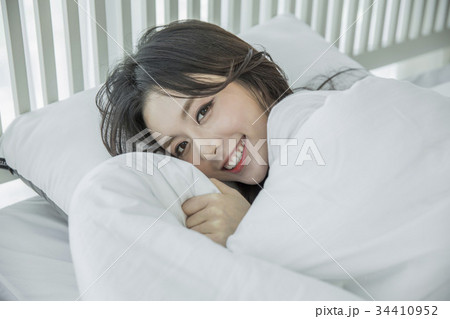 笑顔 微笑 微笑み 34410952