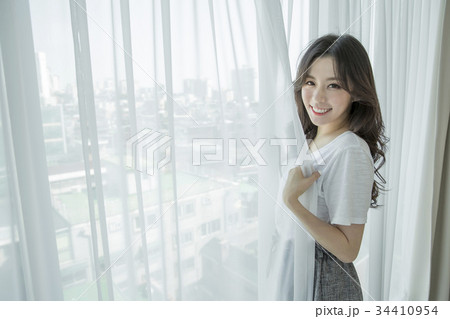 若い女性 快適 楽 34410954